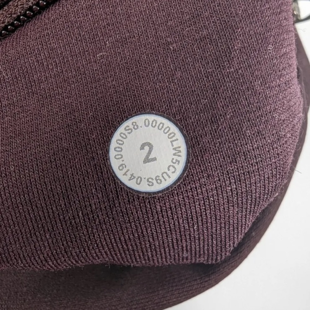 Lululemon In Focus Run Tight- Burgandy Wine - Picture 7 of 8